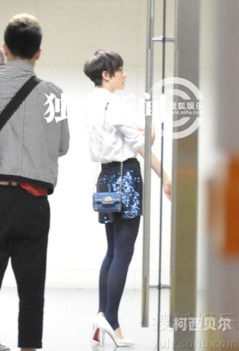 丝袜诱惑背后的隐秘，性爱中的口射吃味吃丝袜有什么好处