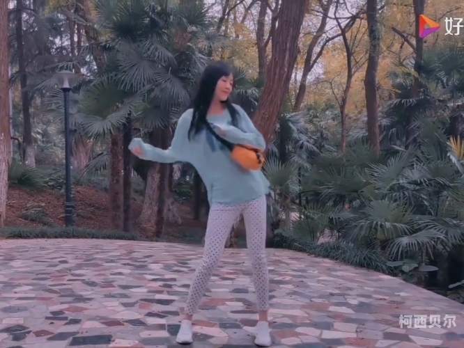 熟女热舞自慰XXⅩ熟女热舞自慰，探索背后的情感与社交现象