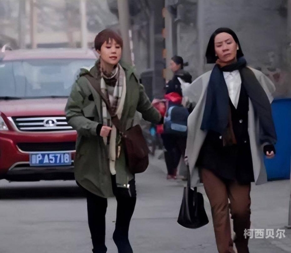 中文字幕，久久人妻熟人妻，揭示网络社交圈的秘密
